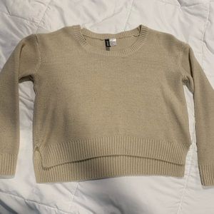 H&M soft dark cream crop sweater